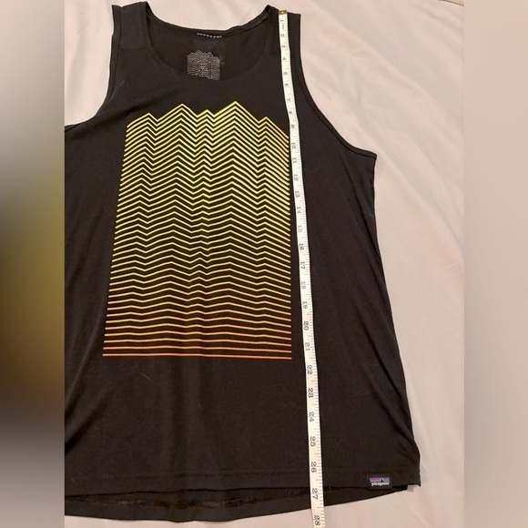 Patagonia Black RTW Active Tank Top Size Medium - Picture 6 of 6
